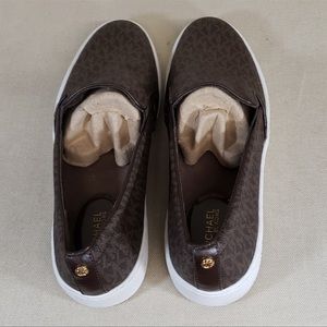 COPY - MICHAEL KORS KEATON SIGNITURE WOMENS SLIP ON SNEAKERS BFPM-01-205